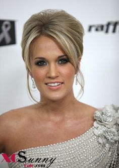 Carrie Underwood Hair, Sanggul Modern, 60s Hair, Makeup Tip, Prom Hairstyles For Short Hair, Wedding Hairstyles Updo, Carrie Underwood