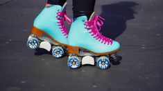 A pair of blue sky bunny hops Moxi Skates, Roller Skates Vintage, Bunny Plates, Inline Skate, High Top Boots, Kids Gift Guide, Classic Outdoor, Sun Goes Down, Ankle Support