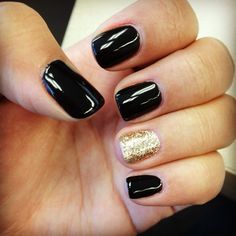 Black Nails Gold Accent, Nails Gold Accent, Nails Designs Black, Black Nails Gold, Gel Nails Designs, Biab Nail, Grad Nails, Gold Accent Nail, Gold Gel Nails