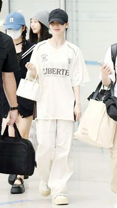 Sofia Lee, Kpop Streetwear, Korean Y2k, Airport Look