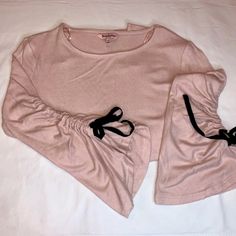 Cinched Sleeve Sweater Nwot Light Pink Juicy Couture Tags- Urban Outfitters Forever 21 Christmas Presents Gift Holiday Black Friday Cyber Monday Trendy Trends Feminine Tops For Winter Loungewear, Pink Winter Top For Night Out, Chic Pink Tops For Loungewear, Winter Pink Top For Night Out, Pink Top For Winter Night Out, Pink Tops For Night Out In Winter, Pink Long Sleeve Top For Night Out, Fall Pink Loungewear Tops, Pink Fall Loungewear Tops