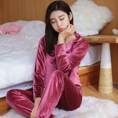 2018 New Long-sleeved Fall Women's Flannel Two-piece pajama sets Long Sleeve Pajama Sets For Fall, Long Sleeve Pajama Party Sets For Fall, Velvet Pyjamas, Long Sleeve Pjs, Night Suit For Women, Womens Christmas Pajamas, Cute Sweater Outfits, Womens Onesie, Cotton Pajamas Women