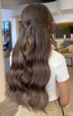 Gala Hairstyle, Special Event Hair, Formal Hairstyles For Long Hair, Simple Hairstyle, Layered Haircuts For Medium Hair, Guest Hair, Bridal Hair Inspiration, Ball Hairstyles, Long Hair Wedding Styles