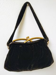 Vintage 1940s 1950s Brown Silk Velvet Evening Bag/Clutch SMALL S by Garay Vintage Kiss, Velvet Purse, Textile Bag, Vintage Clutch, Brown Silk, Vintage Purses, Velvet Material, Vintage Velvet, Evening Clutch Bag