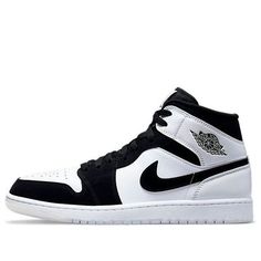 Dressed in a simple White and Black color blocking. This offering of the Air Jordan 1 Mid features a diamond border on the tongue label nodding to the NBA’a diamond anniversary completed with a clear translucent outsole. SKU: DH6933-100 Release Date: 6 Jan 2022 Color: White/Multi-Color/Black (AJ1/SNKR/Retro/Panda/Men's/Mid Top/Basketball) Jordan 1 Mid Diamond Shorts, Jordan 1 Mid Diamond, Diamond Shorts, Air Jordan Mid, White Tongue, Jordan Vi, Air Jordan Vi, Casual Menswear, Jordan Model