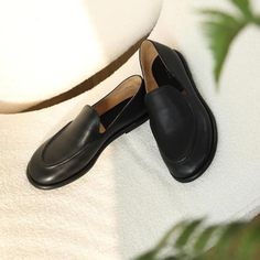 DETAILS Step into effortless style with LILLY loafers. Made from genuine leather, these soft flats feature a round toe and slip-on design for all-day comfort. The split leather upper, RUBBER outsole, and PU insole and lining make these shoes a must-have for any wardrobe. Loafers Round Toe Slip-on Shoes Genuine Leather Soft Flats Upper Material: Split Leather Outsole Material: RUBBER Insole Material: PU Lining Material: PU Leather Slip-ons With Flat Bottom, Round Toe Flats With Contrast Sole For Work, Work Flats With Contrast Sole And Round Toe, Everyday Loafers With Leather Footbed And Round Toe, Everyday Leather Footbed Loafers With Round Toe, Everyday Loafers With Stitched Sole, Chic Loafers With Contrast Flat Sole, Chic Loafers With Contrast Sole And Flat Heel, Everyday Closed Toe Loafers With Stitched Sole