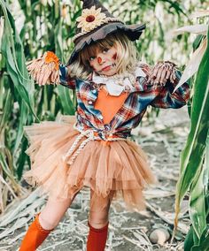 Easy Diy Scarecrow, Kids Scarecrow Costume, Scary Scarecrow Costume, Scarecrow Costumes, Costumes For Toddlers, Pompon Diy, Diy Scarecrow