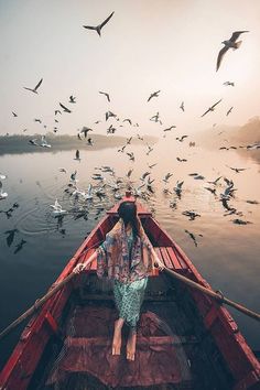 Varanasi Photography #photography #photoshoot #streetphotography #river #flower #beauty Yamuna Ghat, City Streets Photography, Travel Pose, Row Boats, Portrait Model, Travel Pictures Poses, Varanasi, Album Photo, Photo Contest