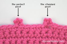 the crochet pattern is shown with two different stitches on each side and an arrow pointing