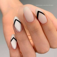 Short Stelito Nails, Nail Foto, Minimalist Nail, Short Almond, Her Nails, Almond Nail, Black Nail, Popular Nails