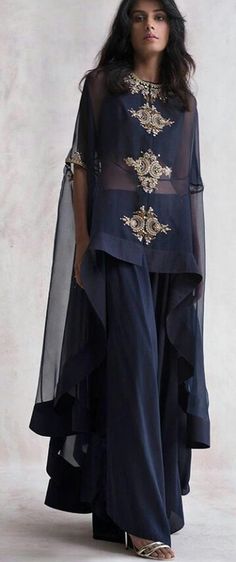 Trendy Outfit Ideas, Salwar Kamiz, Dress Design Patterns, Designer Party Wear Dresses, Fall Outfit Ideas, Boutique Dress Designs, Designer Dresses Casual, Party Wear Indian Dresses, فستان سهرة