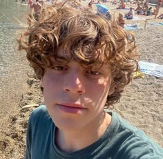 Apple City, Hairstyles Thick Hair, Benji Krol, Camilo Madrigal, Character Hair, Miguel Diaz, Shaggy Short Hair, Mens Hairstyles Thick Hair, George Russell