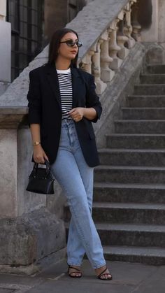 Fitted Blazer Outfit, Black Blazer Casual, Black Blazer With Jeans, Blazer Casual Outfit, Day To Night Outfit, Black Blazer Outfit, Office Casual Outfit, Blazer Outfit, Classy Work Outfits