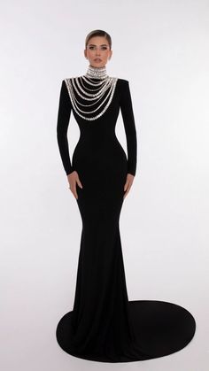 Celebrity Gala Dresses, High Neck Black Dress Outfit, Outfit Soiree, Albina Dyla, High Neck Evening Dress, High Neck Long Dress, Soiree Dress, Dinner Dress Classy