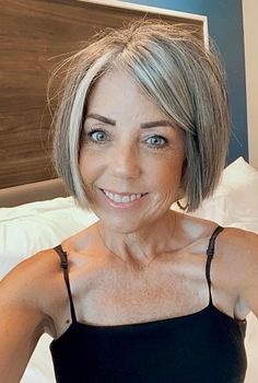 Short French Bob Hairstyles, Gray Bob, Grey Bob Hairstyles, Silver Haired Beauties, Grey Bob, Bob Haircut Ideas, Going Grey, Grey Hair Inspiration, Pixie Bob Haircut