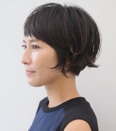 Lip-Length Messy Jagged Bixie Short Choppy Fringe, "bixie" Haircut Straight Hair, Short Angled Bob With Bangs, Pixie Hair With Bangs, Asian Short Haircut, Short Bangs Short Hair, Bob With Micro Bangs, "bixie" Haircut, "bixie" Haircut 2024