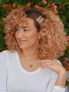 Rizos Reina Gold & Rhinestone Studded Hair Jewelry Pins by Rizos Curls Moh Hair, Rizos Curls, Hair Dyed Underneath, Bday Hair, Pink Blonde, Beauty Journal, Dyed Curly Hair, Curls Hairstyles, Curly Haircuts