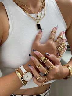 Wife Nails, Stile Hijab, Mob Wife, Luxe Jewelry, Jewelry Fashion Trends