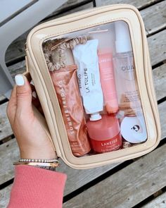 Haut Routine, Skin Care Routine 30s, Organizer Makeup, Natural Beauty Tips, Pink Eyes, Anti Aging Skin Products, Aesthetic Makeup, Beauty Bag, Beauty Essentials