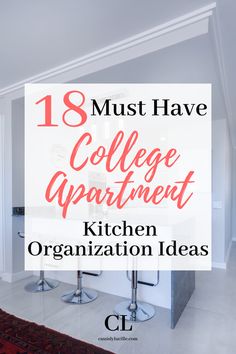 The BEST college apartment kitchen organization ideas. I am so obsessed with these must have college apartment kitchen hacks! #college #apartment #organization College Apartment Kitchen Decor, Apartment Kitchen Organization Ideas, Apartment Kitchen Organization, College Dorm Organization, College Kitchen, Kitchen Tools Organization