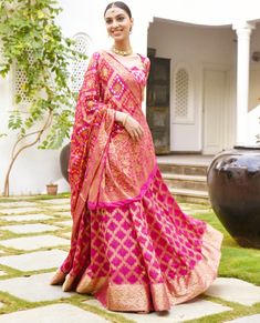 Bandhani And Leheriya Dress, Bhandani Print Lehenga, Upada Bandhani Lehenga, Banarasi Lehenga Dupatta Draping Style, Bandhani Choli, Godh Bharai Outfit Indian, Pink Choli, Dupatta Draping Styles, Bandhani Lehenga