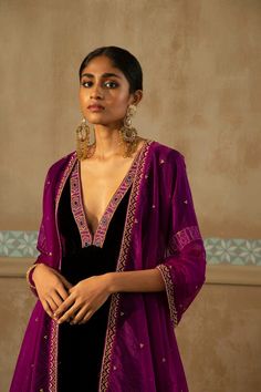 Silk Traditional Dress, Purple Velvet Suit, Velvet Pakistani Dress, Desi Fits