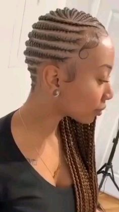 lemonade braids for black hair 😍 | Hair styles, Natural hair styles, Lemonade braids hairstyles Zig Zag Lemonade Braids, Corn Roll Hairstyles For Black Women, Med Lemonade Braids, Braided Hairstyles To The Scalp, Canerows Hairstyles, Side Cornrows With Box Braids, Fast Braiding Hairstyles For Black Hair, Crownrows Braids Style Women, Side Braid Hairstyles For Black Women