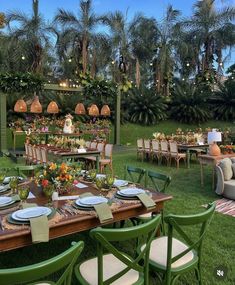 Nature Green Wedding, Wedding Dinner Aesthetic, Small Outside Wedding Ideas, 10 Person Wedding, Very Small Wedding Ideas, Agriculture Wedding, Wedding Altar Ideas, Tenerife Wedding, Simple Chic Wedding