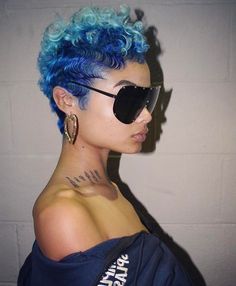 Layered Pixie Cut, Trendy We Fryzurach, Curly Pixie Haircuts, Curly Pixie Cuts, Fall Hair Cuts, Black Queens, Curly Pixie, Sassy Hair, Dope Hairstyles