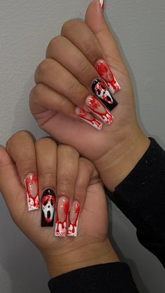 Scream Nails Red, Red And White Halloween Nails, It Inspired Nails, Halloween Nails Y2k, Scream Themed Nails, Ghostface Nails Acrylic, Halloween Clown Nails, Y2k Halloween Nails, Scream Nails Acrylic