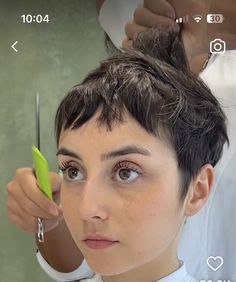 Pixie Haircut With Micro Bangs, Pixie With Micro Bangs, Micro Bangs Straight Hair, Pixie Micro Fringe, Pixie Straight Hair, Pixie Haircut Zoe Kravitz, Hot Weather Hairstyles, Bob Pixie Haircut, Short Bob Pixie