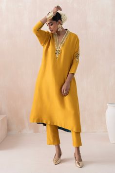 Yellow kaftan with bead sequin embellished floral motifs. Comes with pant. - Aza Fashions Kaftan Outfit, Tulip Pants, Jayanti Reddy, Beaded Neckline, Tarun Tahiliani, Pants Pattern, Modern Bride, Aza Fashion, Types Of Sleeves