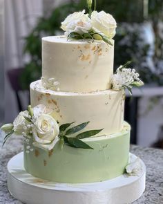 Нежный торт на свадьбу или обручение с живыми цветами. Simple Cakes, Pastor Appreciation, Holy Matrimony, Green Cake, Pastors Appreciation, Sweet Sixteen, Easy Cake, Quince, Wedding Cake