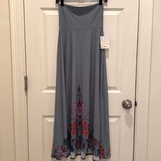 New With Tag. Lularoe Maxi Skirt In Xxs Can Also Be Worn As A Dress. The Fabric Feels Like A Mix Between Jersey Knit And Slinky. Tons Of Stretch. Gorgeous Floral Bohemian Print On The Bottom. Gray Flowy Maxi Skirt For Summer, Gray Flowy Maxi Skirt For Spring, Gray Relaxed Fit Maxi Skirt For Summer, Green Maxi Skirt, Floral Print Maxi Skirt, Lularoe Maxi Skirt, High Waisted Maxi Skirt, Womens Maxi Skirts, Pleated Maxi Skirt