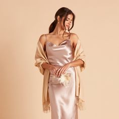 If youre looking to stay warm in style for the big day, our fringe shawl has you covered. The soft material will keep you comfortable from the chill, while the fringe adds some sophistication to this wintery accessory. The cream color is the ultimate pairing to our pastel-toned bridesmaid dresses, and a staple that you can layer into your outfits all season long. Moh Outfit, Beige Bridesmaids, Embroidery Personalized, Shawl Outfit, Bridesmaid Shawl, Birdy Grey, Dress With Shawl, Bridesmaid Accessories, Satin Bridesmaid Dresses