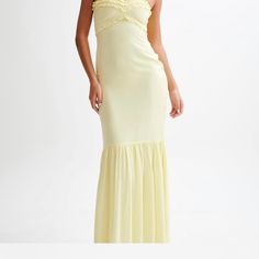 Never Worn Summer Sheath Maxi Dress For Cocktail, Summer Sheath Maxi Dress With Ruched Detail, Summer Cocktail Sheath Maxi Dress, Feminine Yellow Maxi Dress, Spring Sheath Maxi Dress For Date Night, Spring Cocktail Maxi Dress, Lined, Elegant Yellow Lined Midi Dress, Spring Sheath Maxi Dress For Casual Occasions, Fitted Feminine Yellow Maxi Dress