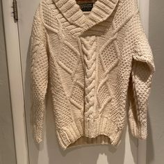 Chunky, Hand Knit In Ecuador. The Size Is Men’s Small; Women’s Medium/Large. The Lining Is Throughout The Sweater Except The Collar, Cuffs And Bottom. The Lining Makes The Sweater Very Warm. In Excellent Condition. Chunky Hand Knit, Small Women, Light Academia, Cable Knit Sweater, Cream White, Ecuador, Colorful Sweaters, Cable Knit, White Cotton