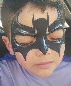 Halloween Face Paint Ideas, Batman Face Paint, Superhero Face Painting, Halloween Face Paint, Festival Face Paint, Face Painting Tips, Face Painting For Boys