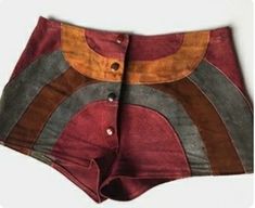 70s Hot Pants, Hot Pants Outfit, 60s Pants, Hippies 1960s, Shorts Ideas, Fashion 60s, Hippie Shorts, 70s Shorts, 60s Hippie