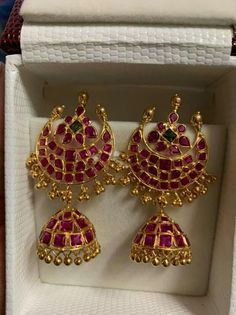 Light Weight Gold Jewellery, Ruby Necklace Designs, Gold Earrings Indian, Indian Jewelry Earrings, Gold Earrings Models, Gold Earrings Wedding, Gold Jewelry Simple Necklace, Jewelry Instagram, Gold Necklace Indian Bridal Jewelry