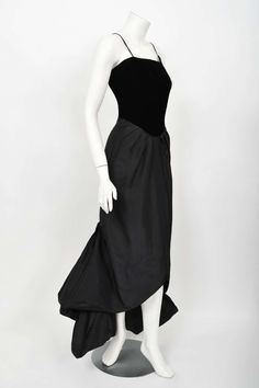 For Sale on 1stDibs - This is such a seductive and skillfully made structural look by the famous 'Old Hollywood' couturier, Philip Hulitar. Perfect for any upcoming event; you Elegant Evening Dress For Vintage Events With Fitted Bodice, Elegant Black Dress For Vintage Events, Vintage Black Evening Dress With Fitted Bodice, Black Dress With Fitted Bodice For Vintage Events, Fitted Evening Dress For Vintage Events, Vintage Black Sleeveless Evening Dress, 1950s Evening Dresses With Fitted Bodice, Vintage Evening Dress For Cocktail, Vintage Black Evening Dress For Gala