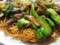 Mi Xao Gion, Crispy Chow Mein, Mi Xao, Vietnamese Food Recipes, Crispy Egg, Asian Noodle, Viet Food