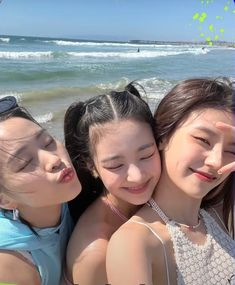 Lia And Yeji, Princess Lia, It'z Me, Girl Friendship, Powerpuff Girls, G I Dle, Kpop Girl Groups, Matching Pfp, K Idols