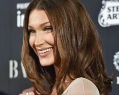 Brown Hair Long Bob, Bella Hadid Hair, Warm Brown Hair, Selena Gomez Hair, Chestnut Hair, Brown Hair Looks, Kate Middleton Photos, Catherine Duchess Of Cambridge