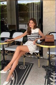 Paris Summer Outfits, Elegant Summer Outfits, Rok Outfit, Classy Summer Outfits, Classic Style Outfits, Europe Outfits, Chique Outfits, Outfit Chic, Italy Outfits