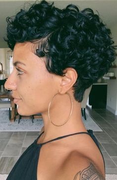 Pixie Cut Curly Hair, Short Curly Cuts, Pixie Haircut Styles, Natural Hair Short Cuts, Curly Pixie Cuts