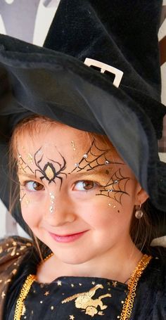 Maquillaje Halloween Infantil, Kids Witch Makeup, Witch Face Paint, Maquillage Halloween Simple, Halloween Makeup Witch, Halloween Makeup Pretty, Halloween Eye Makeup