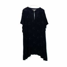 Step into elegance and comfort with this Torrid Women's Size 5 Black Lace Super Soft Knit Short Sleeve Dress. Made with a cotton blend, this dress is perfect for any occasion. Its black lace design adds a touch of sophistication, while the super soft knit fabric ensures a comfortable fit. Whether you're heading to a party or a night out, this dress will make you feel confident and stylish. Black Midi Dress With Lace Trim For Daywear, Black Knee-length Bohemian Dress, Black V-neck Mini Dress In Viscose, Black Bohemian Knee-length Mini Dress, Black Lace Knee-length Midi Dress, Black V-neck Lace Patchwork Dress, Forever 21 Black Lace Dress, Vintage Trucker Hats, Knit Shorts