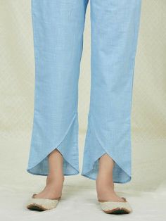 Capri Designs, Plazzo Designs, Trouser Pants Pattern, Cotton Pants Women, Salwar Pants, Pant Design, Kurti Sleeves Design