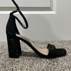 Never Worn Heels For Prom Dress, Classy Prom Shoes, Black Wedding Heels Brides, Black Glittery Heels, Black Synthetic Low Heel Block Heels, Black Block Heels With Round Toe For Party, Black Block Heels With Padded Heel For Party, Black Open Toe Sandals For Date Night, Black Low Heel Formal Sandals